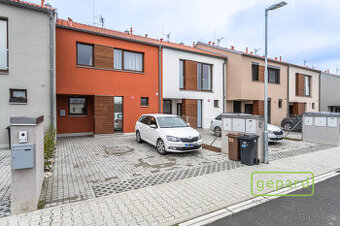 Prodej řadového rodinného domu 4+kk, 100 m2, zahrada, 2 park