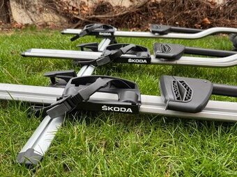 AURILIS příčníky 120 cm + 3 × ŠKODA střešní nosič kol – možn
