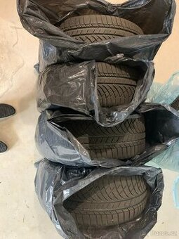 Sada zimních pneumatik dvourozměrné KUMHO