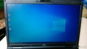 Fujitsu lifebook E752