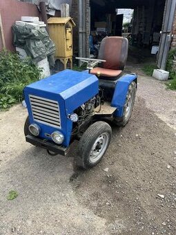 Malotraktor domácí výroby s hydraulikou