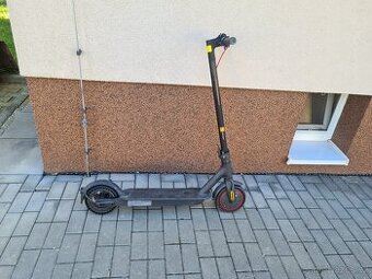 Xiaomi Mi Electric Scooter Pro 2