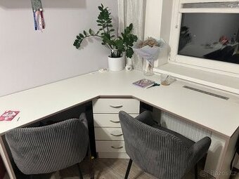 Nábytek do pokoje pro školaky