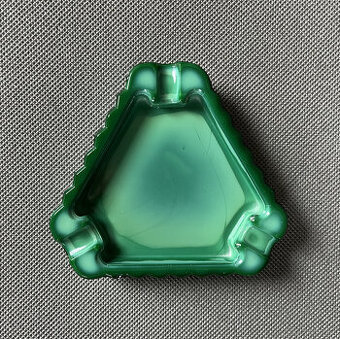 Art Deco popelník, malachitové jade sklo