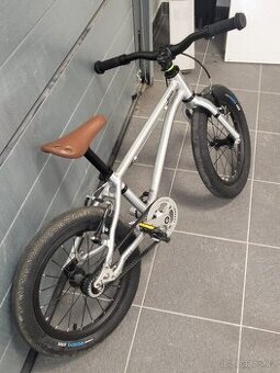 Dětské kolo EARLY RIDER Belter 16 Brushed Aluminium