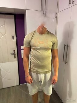 Under armor triko (těsné M)