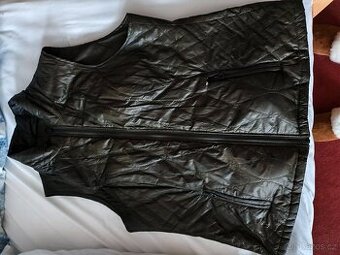 Vesta hřejivá teplá na zip, kapsy, kryje ledviny, záda 33 Kč