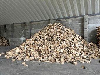 Palivové dřevo štípané