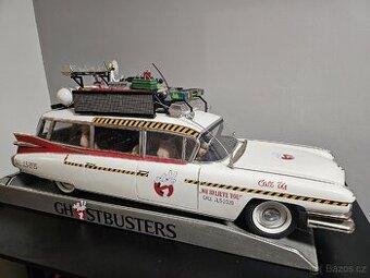 FUNKCNI MODEL AUTA LOVCI DUCHŮ