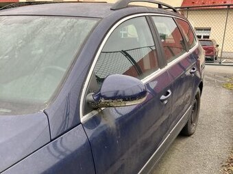 Volkswagen Passat Variant - odtažené z komunikace města