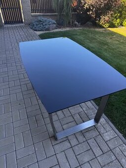 Jídelní stůl skleněný