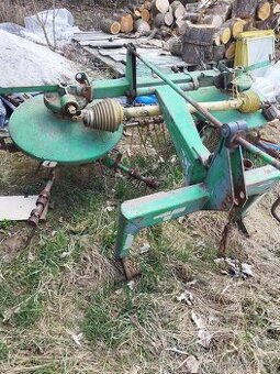 Obraceč a shrnovač STOll UM 410