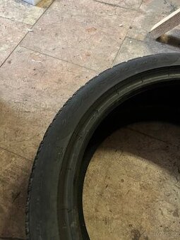 Zimní pneu 245/40/18