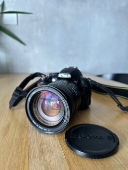 Nikon D3100 s objektivem Sigma 28-200mm