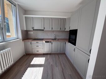 Pronájem bytu 1+1, 32 m², Dobronín (u Jihlavy), po kompletní