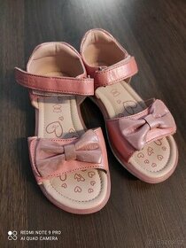 Prodám krásné holčičí sandálky ve velikosti 23 - 1