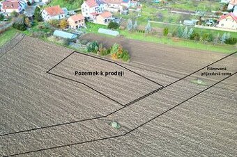 Prodej stavebního pozemku 900 m² Sivice u Brna - 1