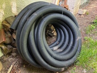 Drenážní trubka průměr 1OOmm/50m.