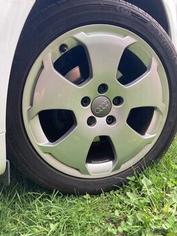 Originál Audi 17+ zánovní letní pneu 225/45/17 91