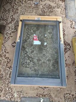 Stresni okno Velux