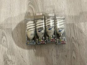 Prodám úplně nové žárovky patice E14 - 1