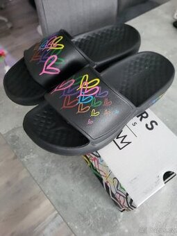 Nové dámské pantofle skecher 40