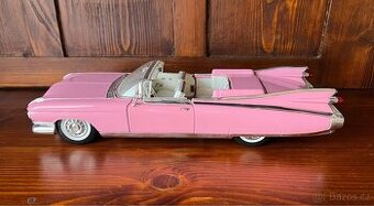 Model auta Cadillac Eldorado 1:18 - 1