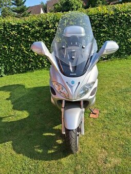 Piaggio X9