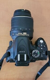 Nikon D5200, nabíječka, baterie, karta 32gb, brašna