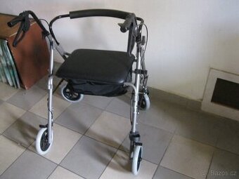 NOVÉ 4KOLEČKOVÉ CHODÍTKO ROZŠÍŘENÉ