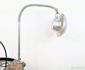 Funkcionalistická lampa
