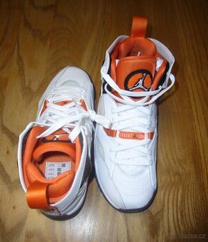 kotníkové boty nike jordan jumpan two trey vel 38