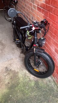 Elektrokolo max rychlost 40 km/h, dojezd 30 km