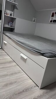 Postel na prodej