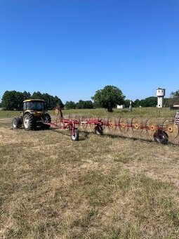 Obraceč slámy a nahrabovač sena