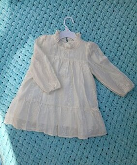 Roztomilé bílé šatičky