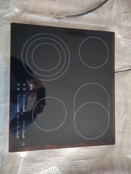 sklokeraická deska AEG