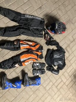 Kalhoty,chráničová vesta,helma