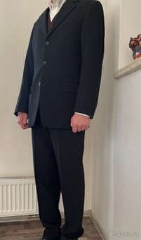 Krásný pánský společenský černý oblek s vestou C&A