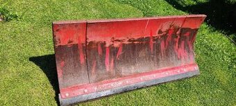 Shrnovací radlice na sníh