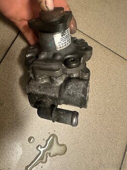 Audi 3.0tdi 176kw servo čerpadlo - posilovač řízení pumpa