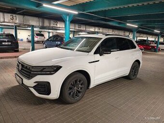 VW Touareg R-line