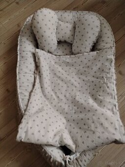 Prodám hnízdečko neutrální barvy