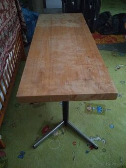 konferenční stolek