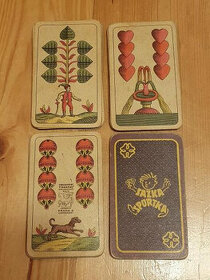Mix starých hracích karet - žolíkové karty, karty na mariáš