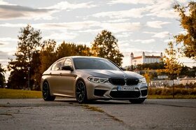 BMW M5 Individual - AKRAPOVIČ (Odpočet DPH)