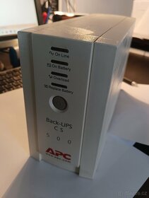 Záložní napájecí zdroj APC Back-UPS CS 500 - 1