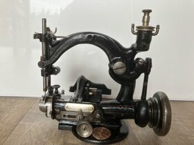 Historický šicí stroj H.Grossmann Dresden - 1