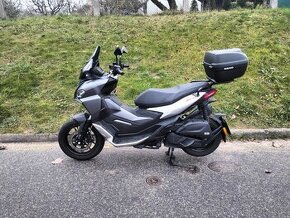 Aprilia SR GT 200 - 1
