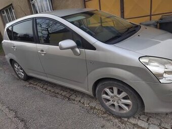 Toyota Corolla Verso,2.2D-4D 100Kw bez koroze-nebo vyměním